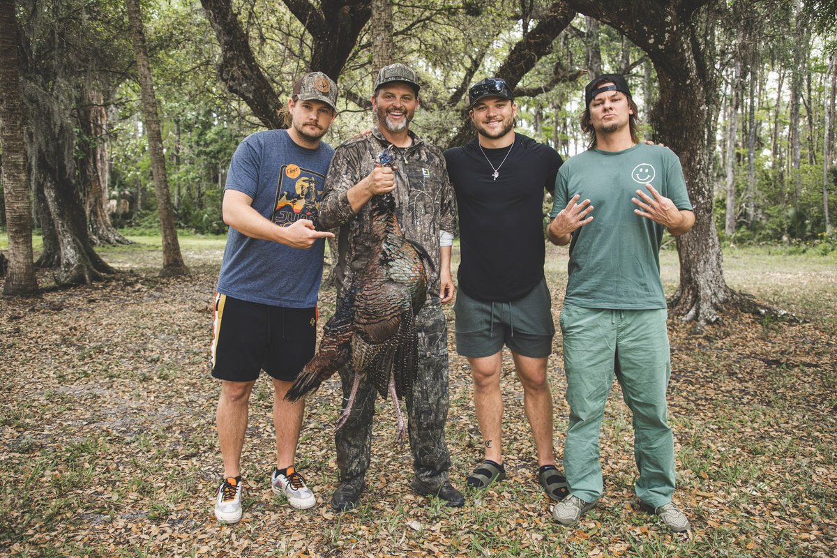 Michael Waddell (@boogerbottom) on Twitter photo They say a picture is worth a 1000 words. Possibly a Million in this case!😂🇺🇸
<a href="/calebpressley/">CALEB PRESSLEY</a> <a href="/ColeHolcomb_/">cole holcomb</a> <a href="/TheoVon/">Theo Von</a>
#cantstoptheflop They say a picture is worth a 1000 words. Possibly a Million in this case!😂🇺🇸
<a href="/calebpressley/">CALEB PRESSLEY</a> <a href="/ColeHolcomb_/">cole holcomb</a> <a href="/TheoVon/">Theo Von</a>
#cantstoptheflop