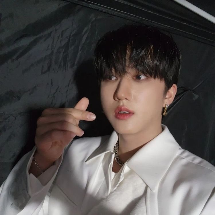 daily changbin🤍 tweet media