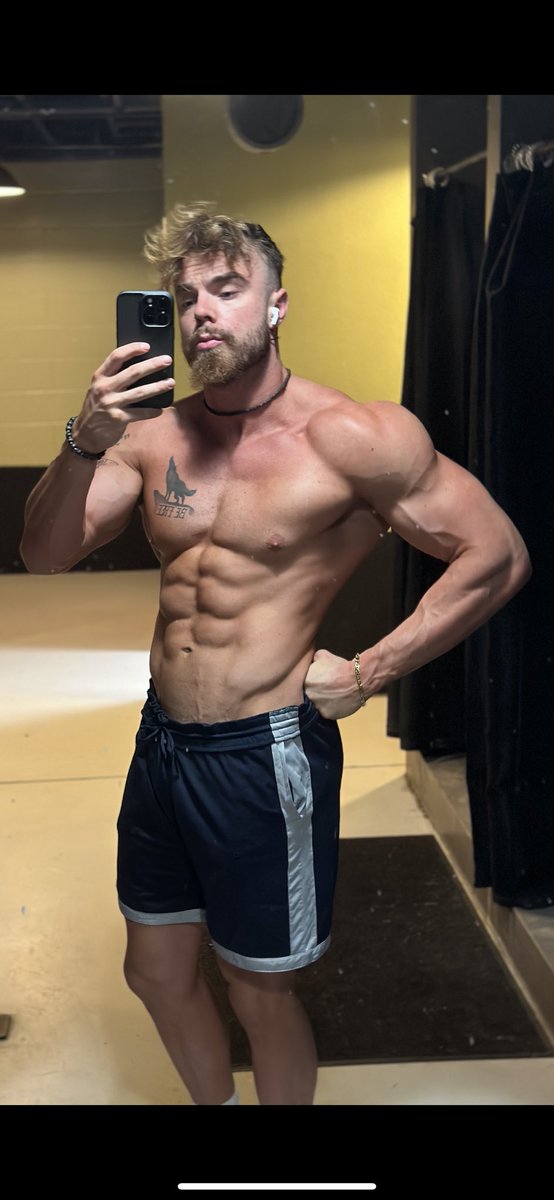 Pdubs0096's tweet photo. Achievement Unlocked:
Jacked ✅ https://t.co/WhhJ1gSMNR