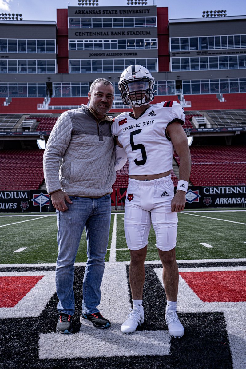abramjohnston6's tweet photo. Had a great visit at Arkansas State today! Thank you @CoachLovings and @CoachHeck_ for the great day and conversations! Can’t wait to come back! #Wolvesup https://t.co/F7uAeuqQVl