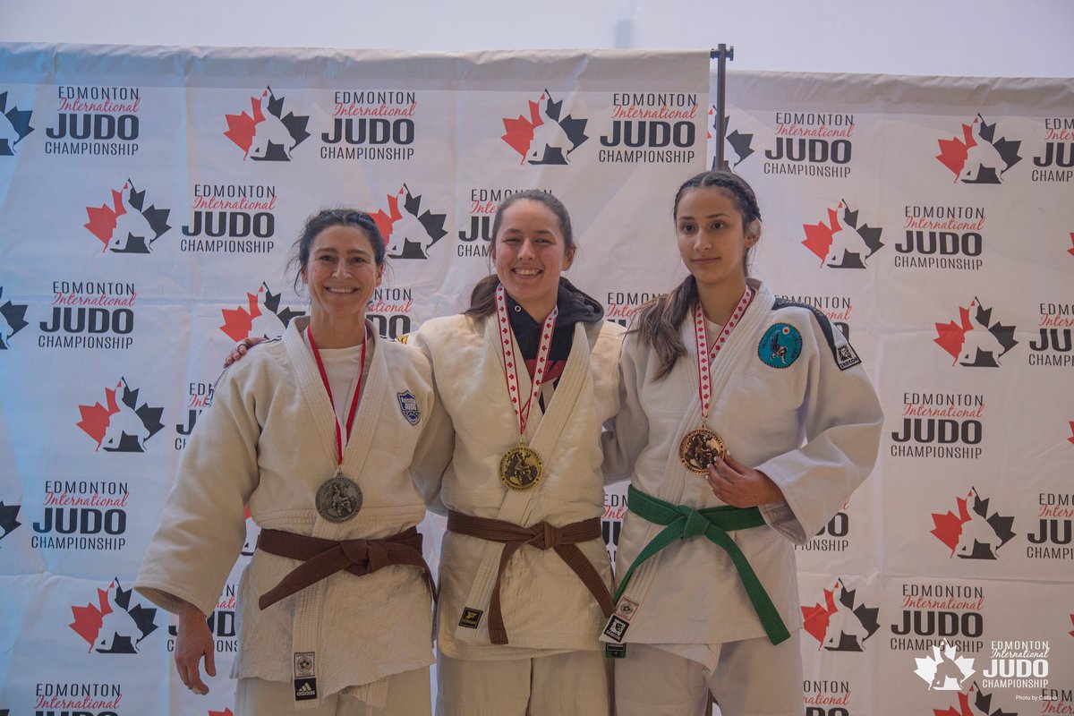 OfficialJudoBC's tweet image. 2023 Edmonton International - #JudoEdmonton
🥉-63kg, Newaza - Elika Aghaei Champion Judo (Bronze) 
🥇-63kg, Newaza - Sienna McCorkell Mile Zero Judo (Gold)
🇨🇦🥋🇨🇦 Judo BC @ Edmonton Int 
#Judo #JudoBC #TeamJudoBC #TeamBC
📸 Arnaldo Cadaxa