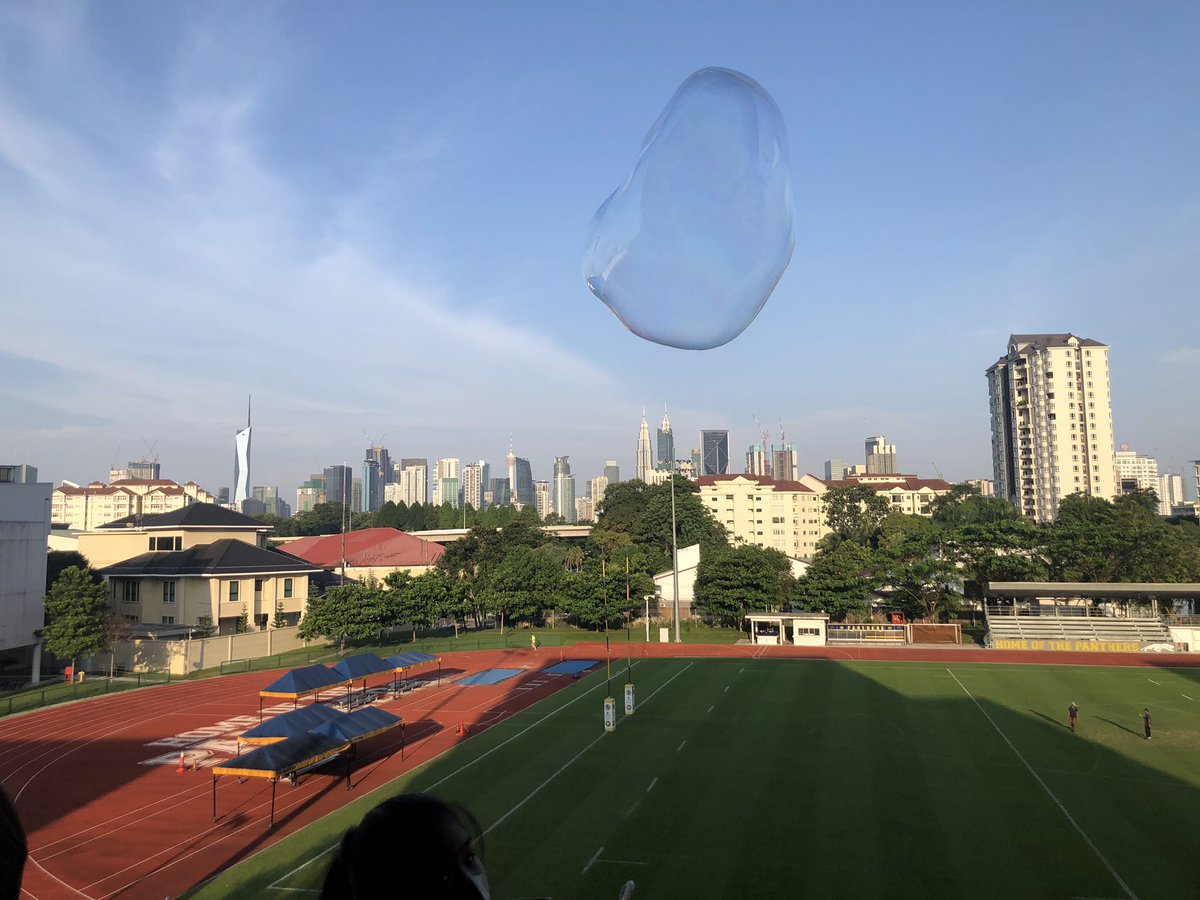 dwoodwar's tweet photo. #BubbleMania meets #ISKLproud in what we call Tuesday. Homegroup fun. https://t.co/kNpnVZMnx8