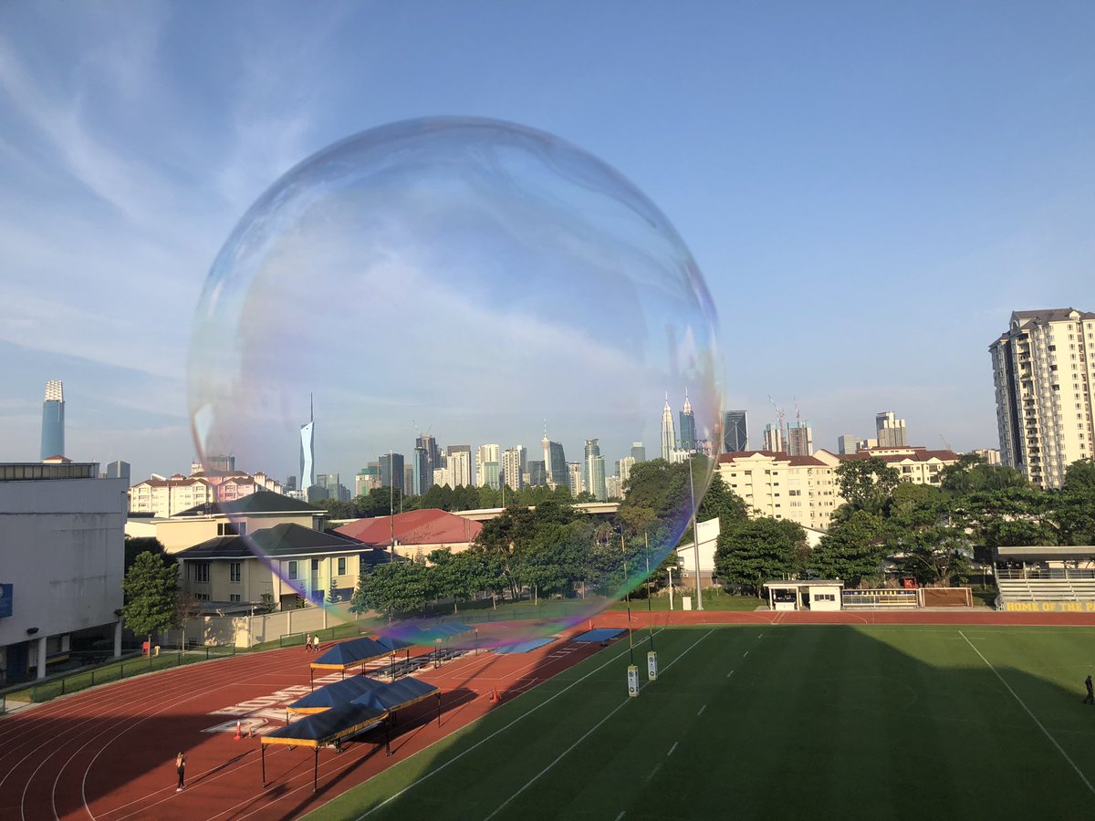 dwoodwar's tweet photo. #BubbleMania meets #ISKLproud in what we call Tuesday. Homegroup fun. https://t.co/kNpnVZMnx8