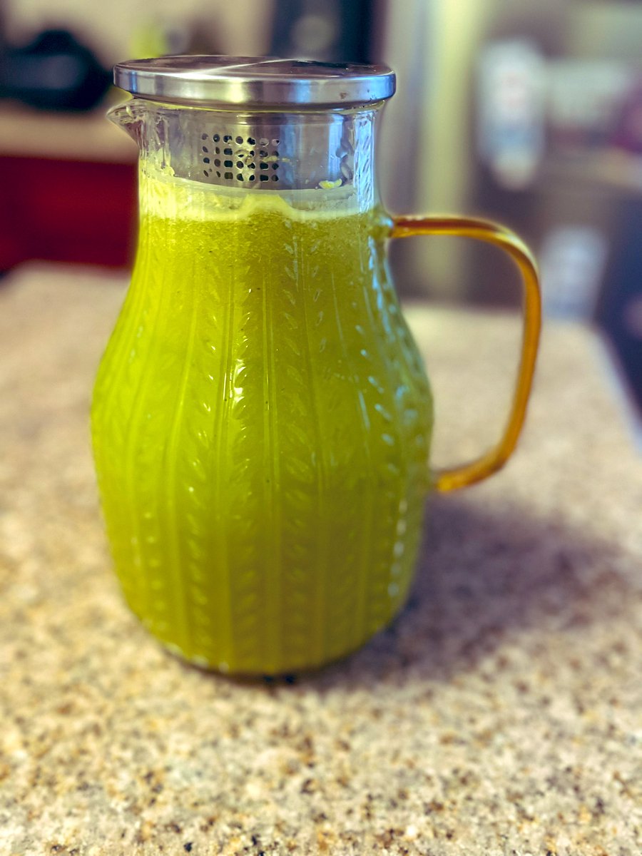 Pineapple, cucumber, ginger, turmeric, cracked black pepper, and electrolytes water 🍍🥒 #juicecleanse
