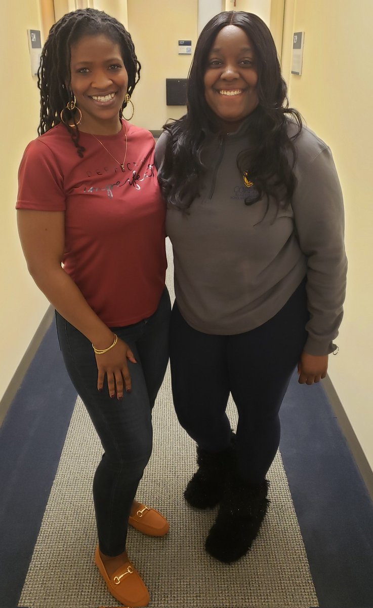ProfessorGyrl's tweet photo. My student Dominique and I worked on the squeegee collaboration... we saw how diligent and competent @FaithPLeach is so we are  happy with today's outcome. Congratulations  @FaithPLeach 🥳🥳🥳 #Baltimore #DST1913 https://t.co/I3e50RvD29