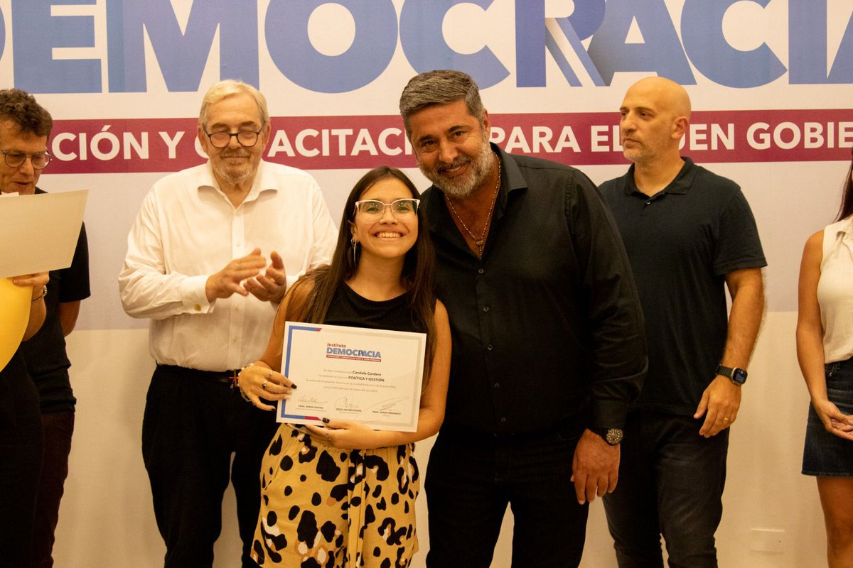 Junto a <a href="/GugaLusto/">Martín Lousteau</a> <a href="/TanoAngelici/">Daniel Angelici</a> dirigentes y militantes comprometidos se inauguró <a href="/inst_democracia/">Instituto Democracia</a> un espacio académico para contribuir desde la educación a la formación de gestores eficientes. 

Acá podes consultar e inscribirte a las capacitaciones 2023 linktr.ee/inst_democracia