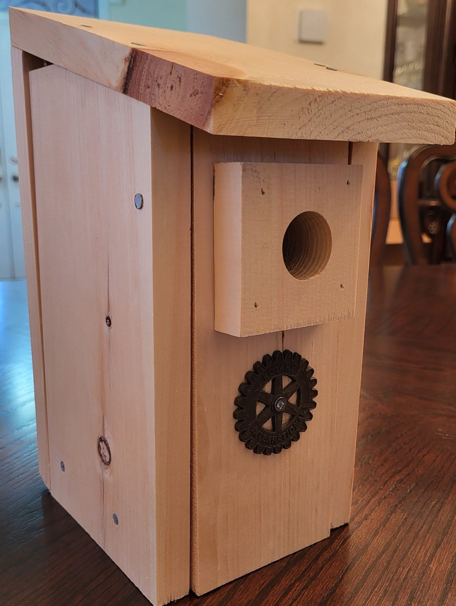 HaltonRotaract's tweet image. In collaboration with the Rotary Oakville Trafalgar Club, we are selling birdhouses that are hand-made by Rotaractors! These Birdhouses are easy to install and promote the growth of local bird populations.

Payments are made via e-transfer: HaltonRotaract@gmail.com
$30 each