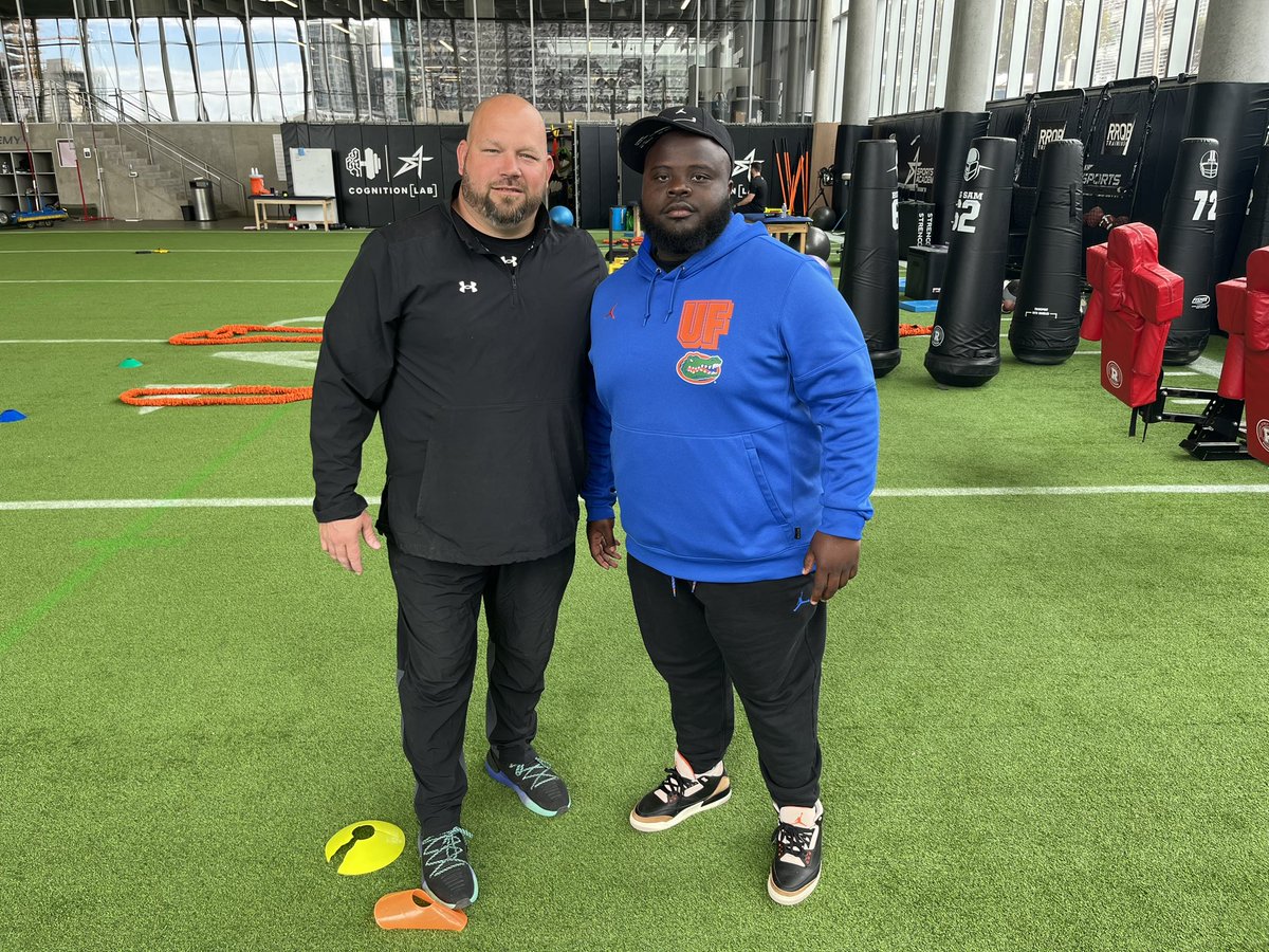 _CoachJames's tweet photo. I Appreciate You @FeetHipsHands 🐐 For Allowing Me To Seat In On A Pro Session! LOVE The Work &amp; Most Importantly The Small Detail Emphasis. 
#DLINE https://t.co/3aEwUcDfr7