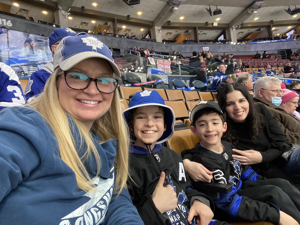 Jill_Fernandes5's tweet photo. Enjoying their birthday presents - tickets to the game! #LeafsForever https://t.co/Kg9uhFkmJE