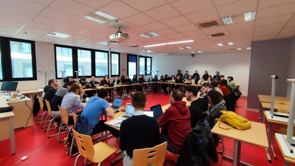 cyprien_hfn's tweet photo. Ce week-end se déroulait à Nantes le #SNEEP, Séminaire National des Élus Étudiants en Pharmacie de l'@Pharma_ANEPF 🐍
Ravi d'avoir fait partie de la team organisatrice de cet événement qui a permis de former des étudiants élus et non élus sur la représentation étudiante 🗣️ https://t.co/hyqgHy39f7