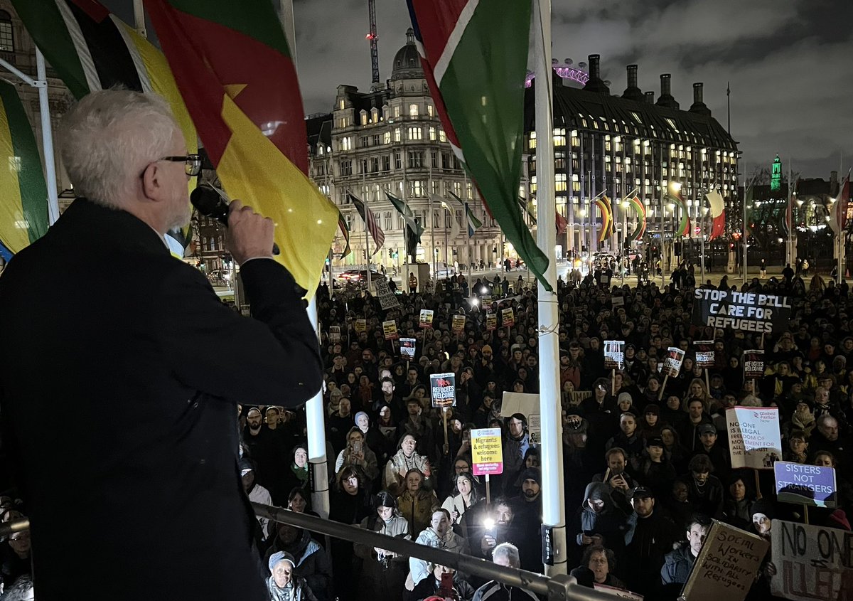 Peace & Justice Project (@corbyn_project) on Twitter photo “The enemy of working class people arrives by private jet, not a cheap plastic dinghy”.
<a href="/jeremycorbyn/">Jeremy Corbyn</a> speaks to the thousands gathered in Parliament Square to demonstrate against the government’s appalling immigration bill.
#RefugeesWelcome #StopTheBill “The enemy of working class people arrives by private jet, not a cheap plastic dinghy”.
<a href="/jeremycorbyn/">Jeremy Corbyn</a> speaks to the thousands gathered in Parliament Square to demonstrate against the government’s appalling immigration bill.
#RefugeesWelcome #StopTheBill