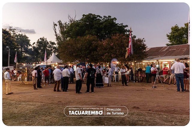 En el marco de la Patria Gaucha se realizó el lanzamiento del 2do Campeonato Nacional de Asadores.
Este evento es organizado por el Club Estudiantes de Tcbo. y la Asoc. Uruguaya de Asadores.

Estuvieron presentes el Min. (i) <a href="/MonzeglioRemo/">Remo Monzeglio</a> y el Dir. De Turismo <a href="/MarceloCrespi/">Marcelo Crespi</a>