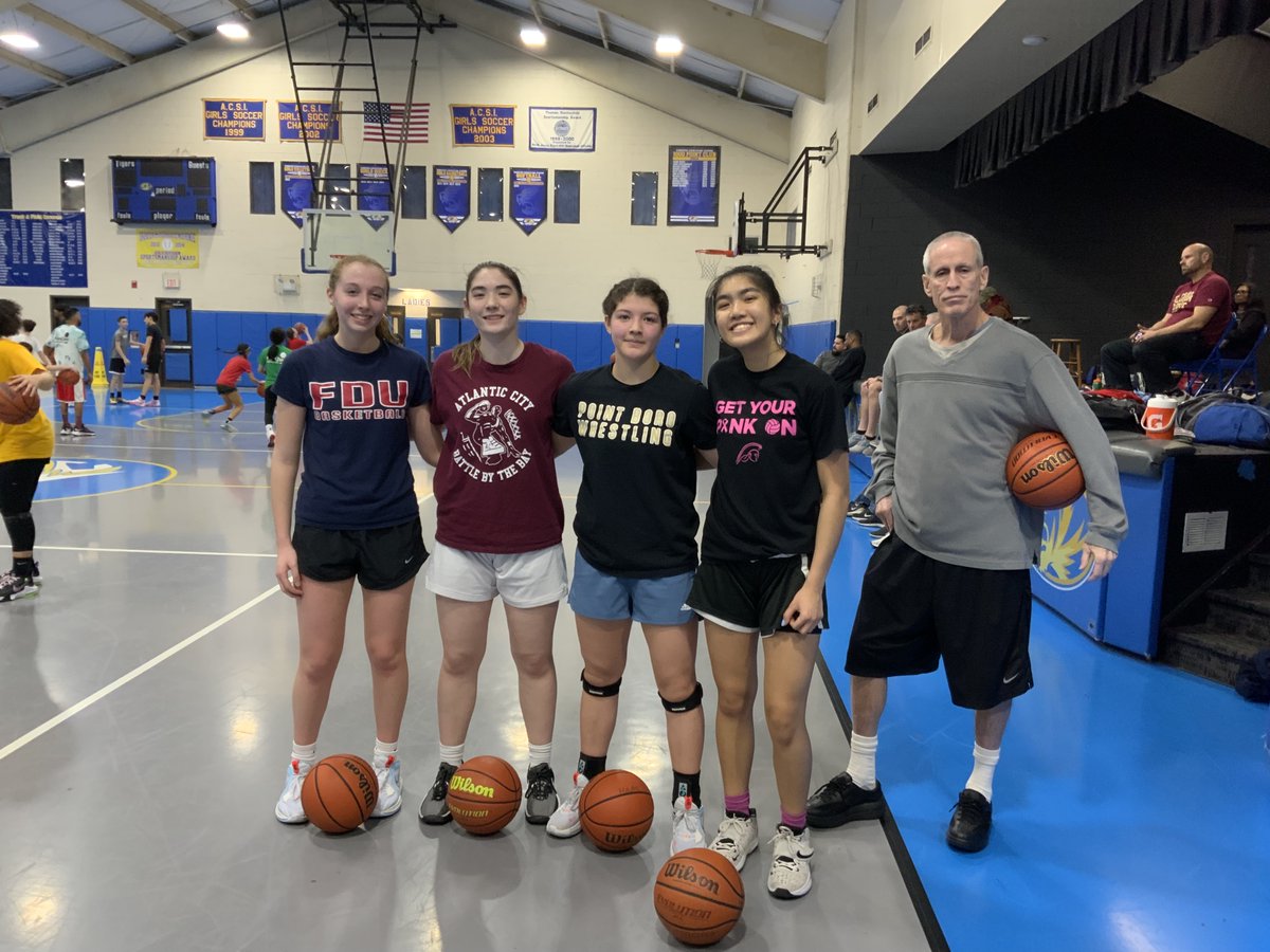 ushoops's tweet photo. #Talent #Passion #Desire2Learn seems to be exploding in the gym 🎇 Students from distant places and many different AAU/HS Clubs.
Converging for common Goals...#Learning #Competition... #YouIn?
#WeTeach
@NJLadiesHoops @coachkent02 @InsiderExposure @KPannell71 @NYGHoops https://t.co/KN04h5lhlV