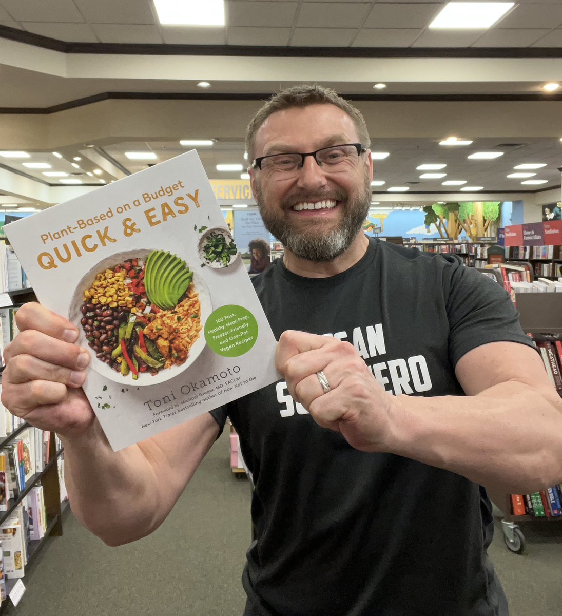 Robert Cheeke tweet media