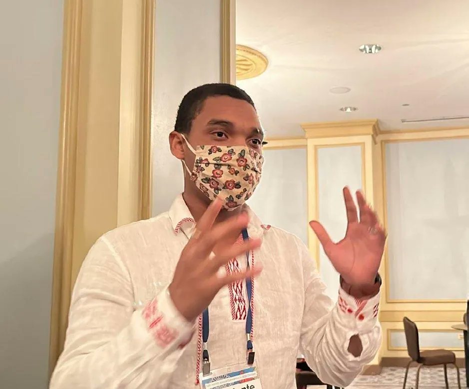 aseeestudies's tweet photo. This NewsNet we share reflections of The REEES Think Tank Program and Diversity in Slavic Studies from two undergraduate participants of I.D.E.A.S. in REEES at the 2022 ASEEES Convention. #NewsNet
https://t.co/Xw7sfkVv2e https://t.co/o9Xq1OvsaP