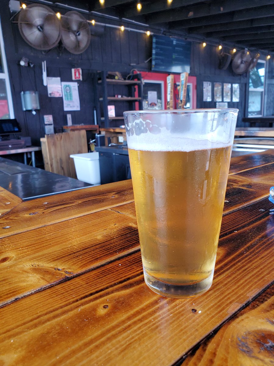 beer_around's tweet photo. A rainy day in #sarasota still means a stop by @BigTopBrewCo for a Blood Orange Tripletail Lager.

Tastes like Florida

#drinklocal #beertwitter #beer #craftbeer #everydayissudsday https://t.co/mW4yBJljCa