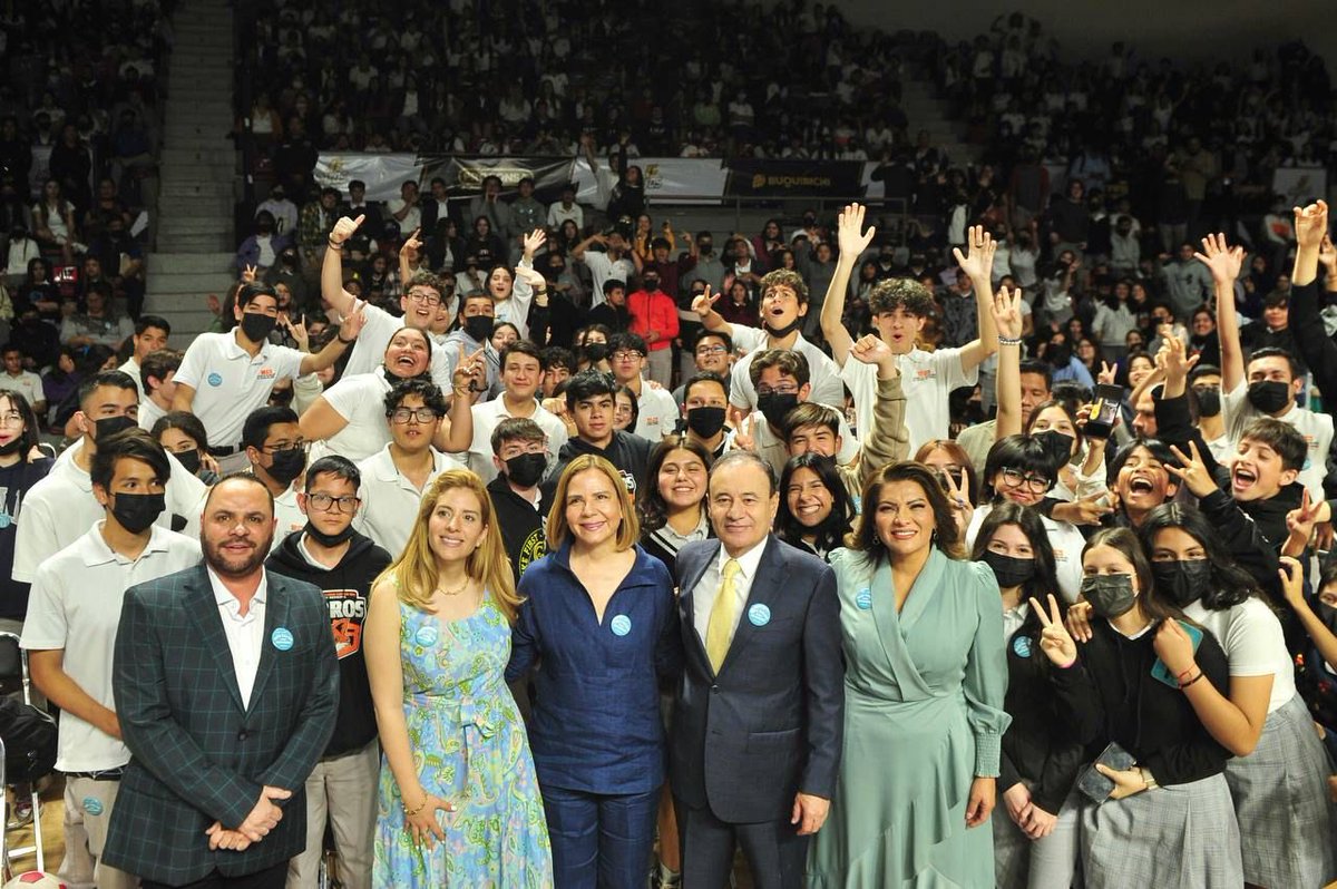 AlfonsoDurazo's tweet photo. A las y los jóvenes de nuestro estado, hoy les digo:  Estoy con ustedes, soy aliado incondicional de su lucha por mejorar las condiciones y darles herramientas para su futuro. Son uno de los pilares fundamentales para la transformación de #Sonora. 
1/2 https://t.co/eJ89ghdmEP