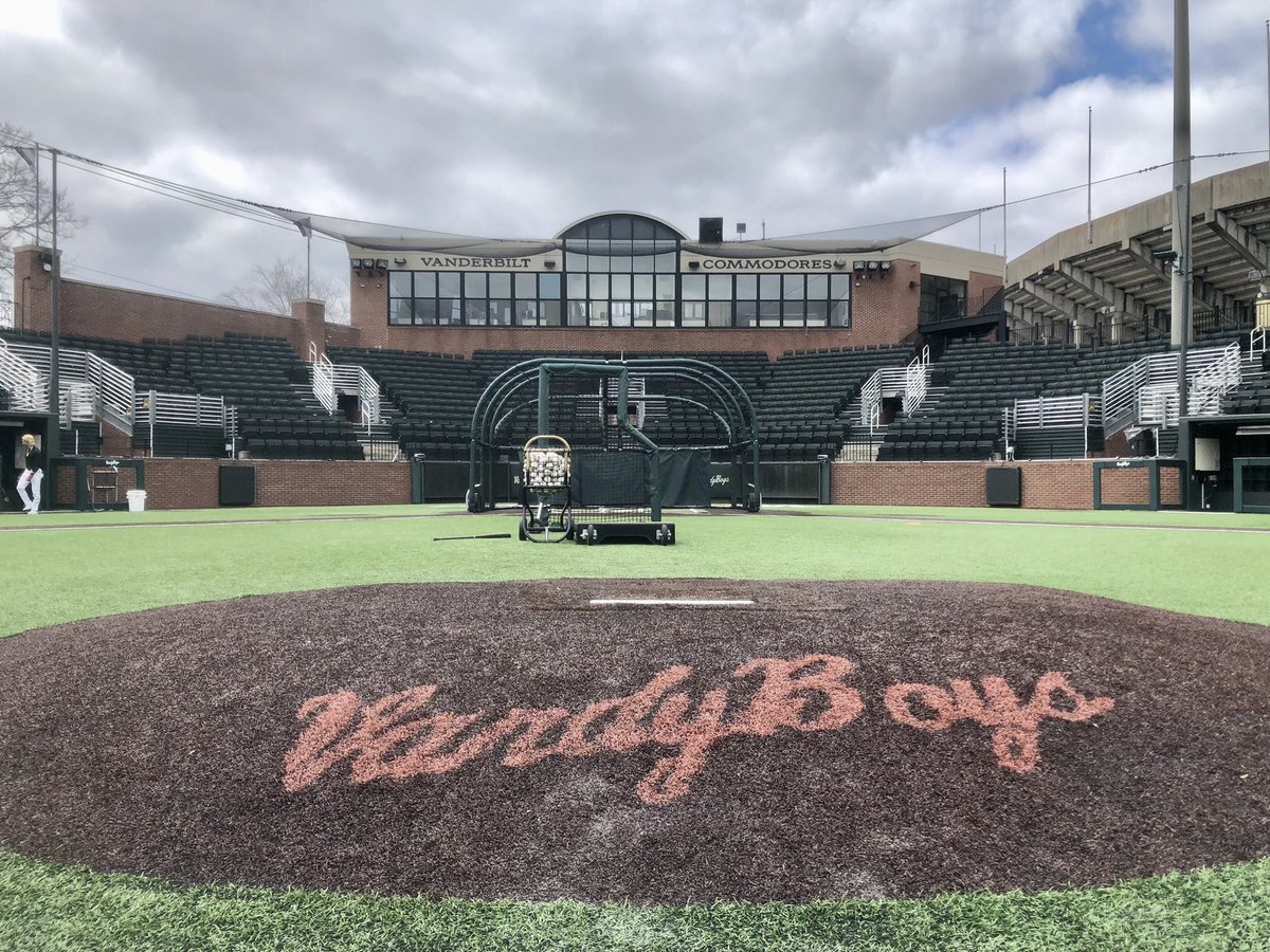 OWU_Baseball's tweet image. Quick pit stop in Nashville — huge thanks to @VandyBoys, Coach Corbin and his staff for their hospitality and for letting us get some work in! #RollShops
