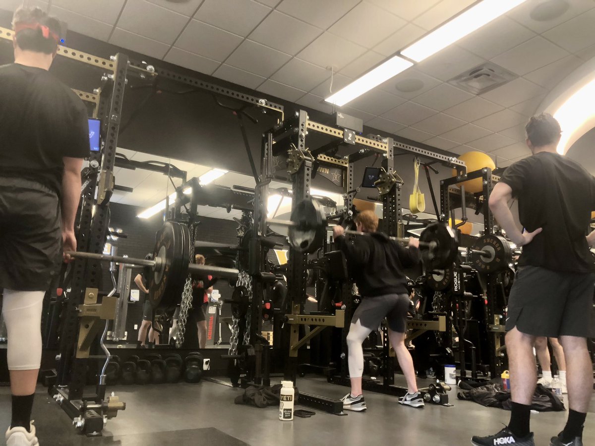 OWU_Baseball's tweet image. Quick pit stop in Nashville — huge thanks to @VandyBoys, Coach Corbin and his staff for their hospitality and for letting us get some work in! #RollShops
