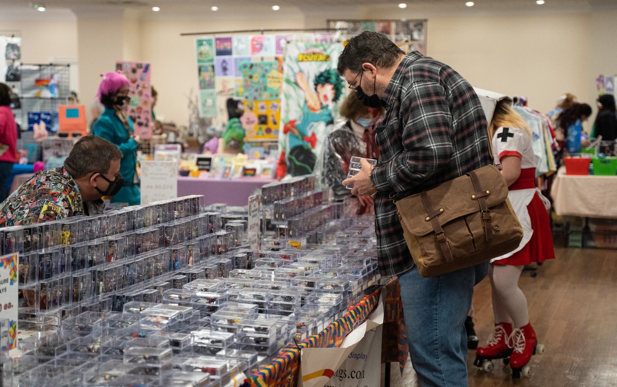 marshallu's tweet photo. #HerdCon returns to the Memorial Student Center March 24-25! The annual pop culture convention kicks off with @JustinMcElroy and Dr. @sydneemcelroy of the internationally known podcast @Sawbones: A Marital Tour of Misguided Medicine.
@HerdConWV info ➡️ https://t.co/SLZ3btzmab https://t.co/V2ayvkKLnO