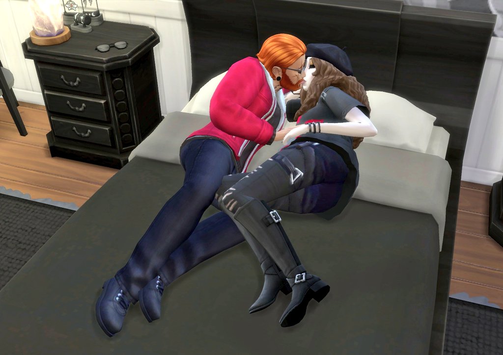 Runniuss's tweet photo. I'm really in love with these interactions from the realistic birth mod by @PandaSamaSims4 it really just brings the pregnancy to life like there's actually a baby in there. Lol #sims #thesims #TheSims4 #sims4 #simsposes #Sims4Cc #sims4kits #Sims4mods #sims4playthrough #gaming https://t.co/Hbg3G06z2D