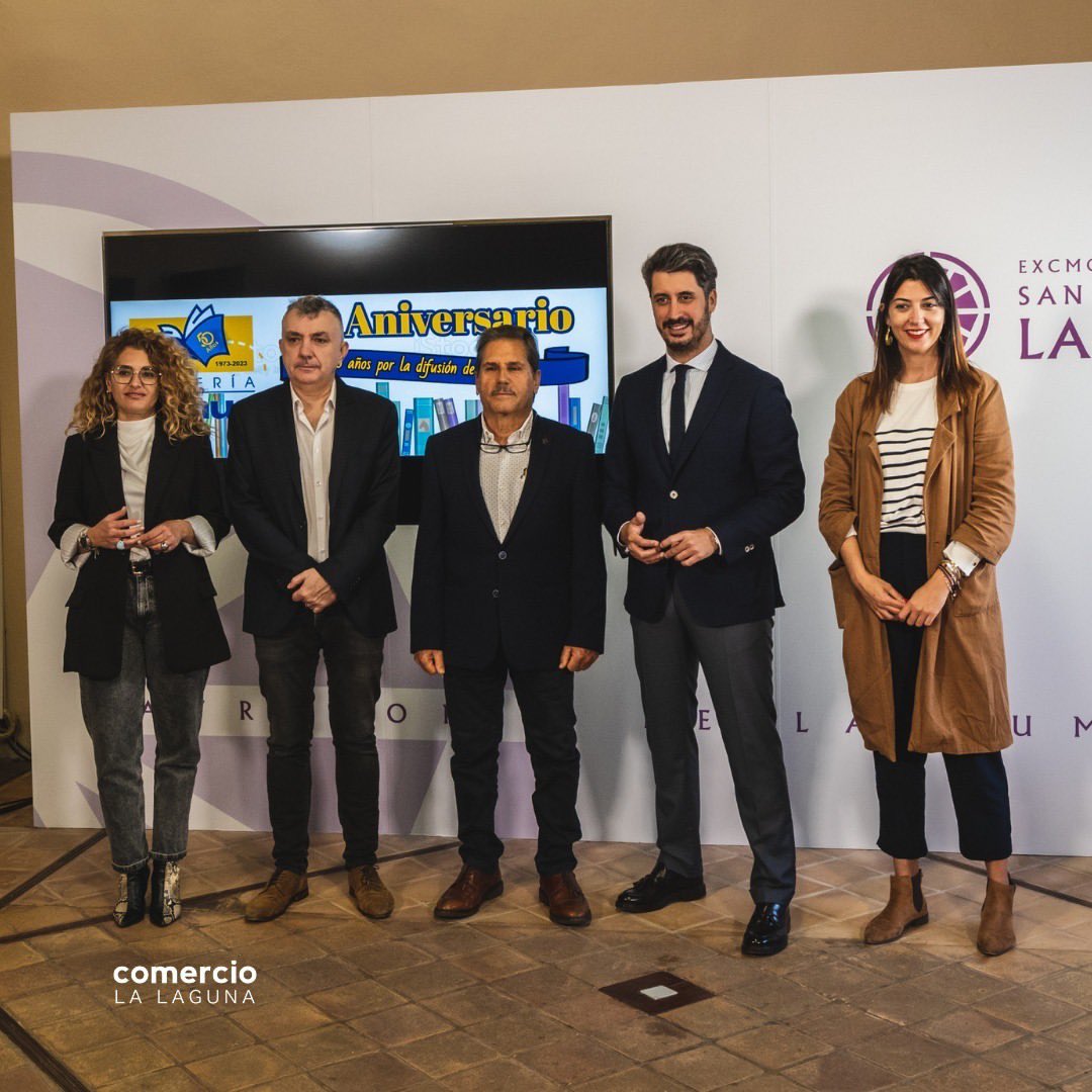 librerialemus's tweet photo. Empezamos la celebración de nuestro 50 aniversario con un brindis cortesía del @aytolalaguna_es  en compañía del alcalde @LuisYerayAlcald , concejalas, concejales y nuestro invitado el escritor Manuel Vilas

Gracias a tod@s, esperamos seguir difundiendo cultura otros 50 años más https://t.co/yT5fpnGZBY