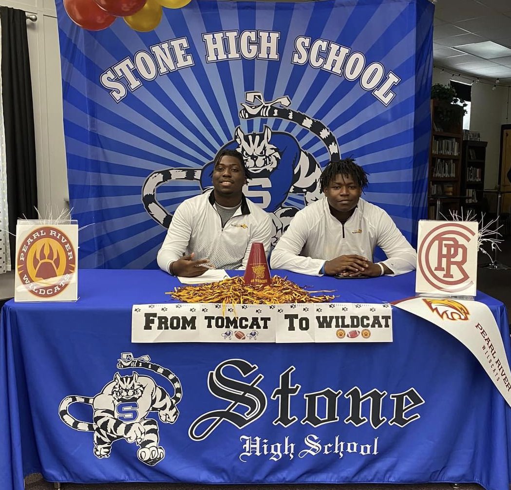 Tomcats to Wildcats! 

Congrats to <a href="/_iiamc/">CC Herrien</a> and <a href="/Brytonmcinnis99/">bryton mcinnis</a> on signing to play football at The River! #T4L