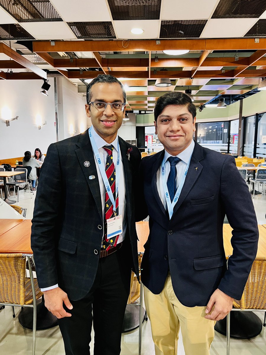 sanprinarch's tweet photo. Had a brief interaction with @veerukasi in #EAU23  @Uroweb It was a pleasure meeting you https://t.co/EUnB7GpGij