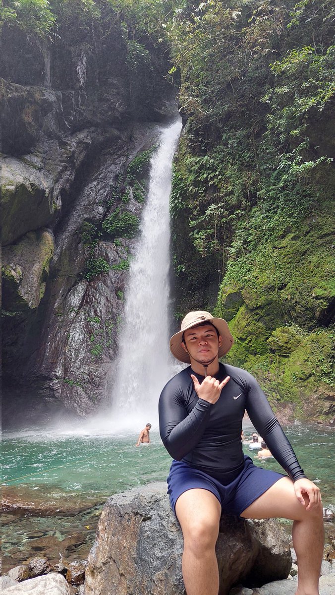 MikeG_TV's tweet photo. Pic 1&amp;2: Ballooned bec of Bear bulk + holidays
*Went back to the same waterfalls after a few months*
Pic 3&amp;4: Still in my Cutting season ✂️

I will hit 73ish kg around the end of May (weight where I usually look the best) https://t.co/ogznpzzVLe