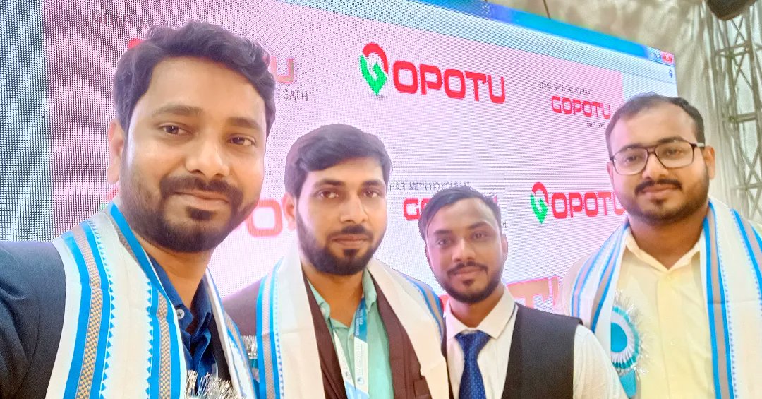 BIPLABSINGHA_DM's tweet image. We are excited to announce the launch of Gopotu App and we are honored to have Mr. Krishnendu Narayan Choudhury, the present Chairman of English Bazar Municipality and Ex Former Minister, Govt. of West Bengal, inaugurate our app and give us his valuable time. #gopotu #syscogen