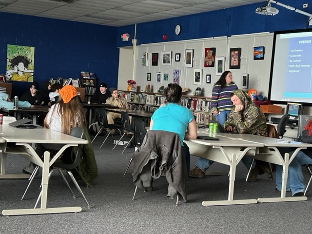OHCareerNetwork's tweet photo. Students from @MidwestRegESC &amp; Sidney City Schools Opportunity School learned about operations and careers at a local company, Plastipak. A Midwest firm founded in the 1960's, this company is now a global leader in the packaging and recycling industry.
@Plastipak https://t.co/skKz7CsEI6