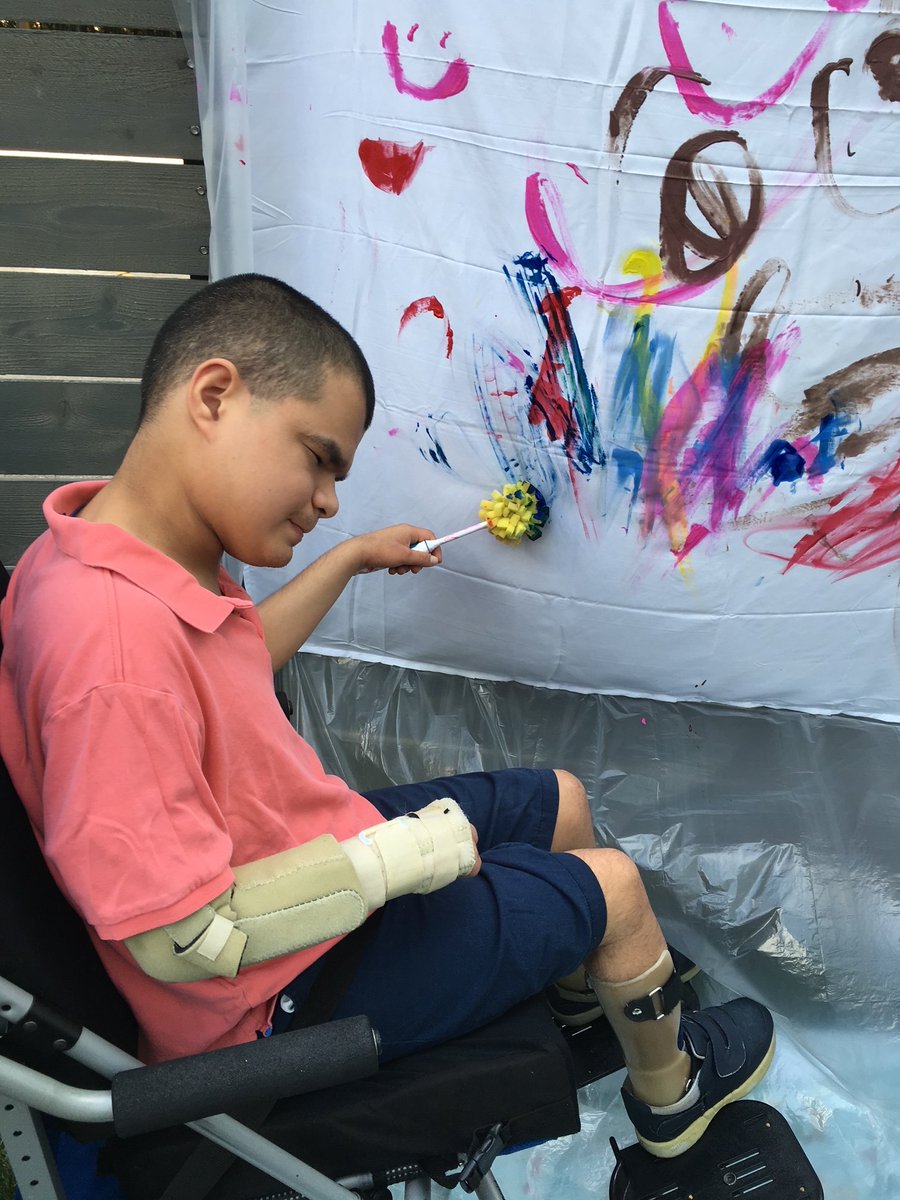 eastersealshou's tweet photo. Take the time over #SpringBreak to consider if your child is at the right school. The #CarolineSchool partners with the entire family to help students achieve their goals. Learn more at https://t.co/CkJXJPnFEO! #SpEd #Houston #OnsiteTherapy #IndividualizedLearning https://t.co/GsTLhvZ7EE