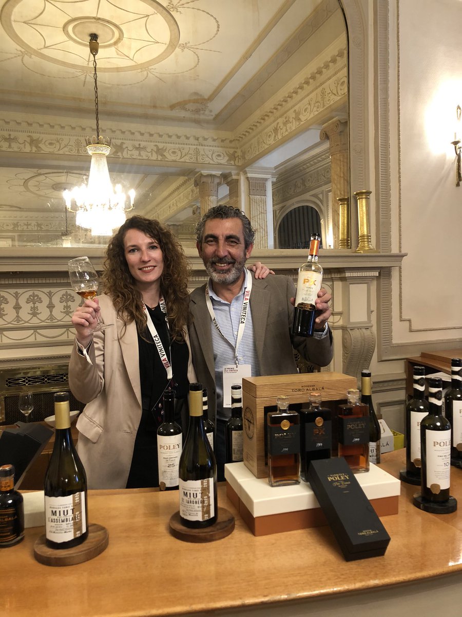 AndreaMiro2's tweet photo. 15a edición de la #cataporparejas de @vilaviniteca en Madrid
#topevent #topwineries #topwines #winelover #tastingwine #expectacion #aflordepiel #blindtasting https://t.co/zA6X01xq5Y