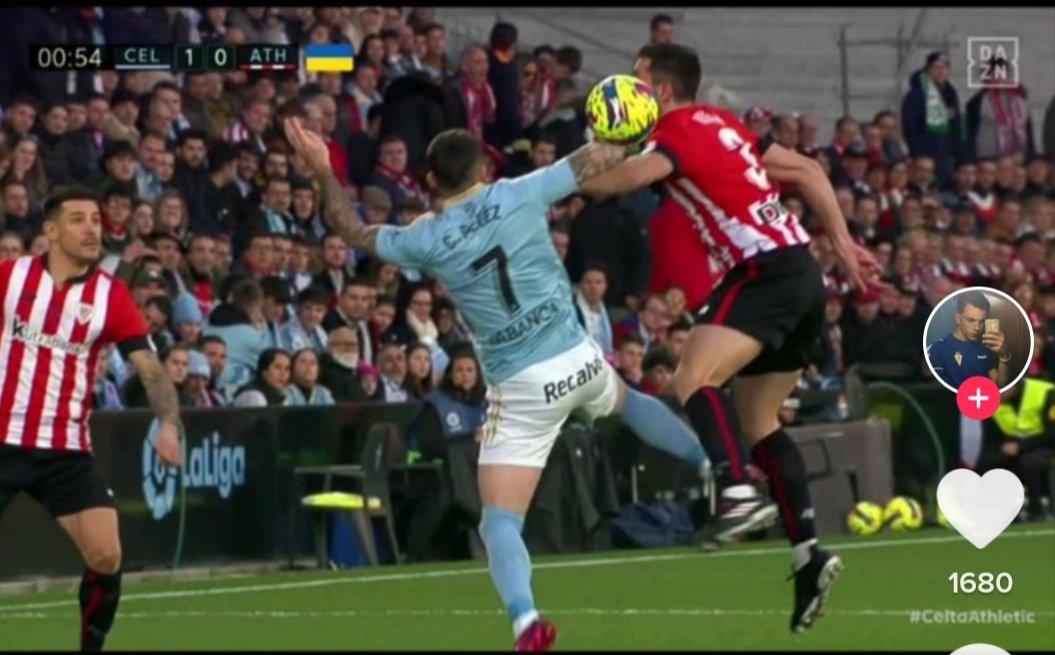 DarkJavi21's tweet photo. @Williaaams45 Gol anulado al Celta. Aquí tenían razón no?? Eres ciego y un jugador bastante mediocre... https://t.co/TfcNZ4cofq