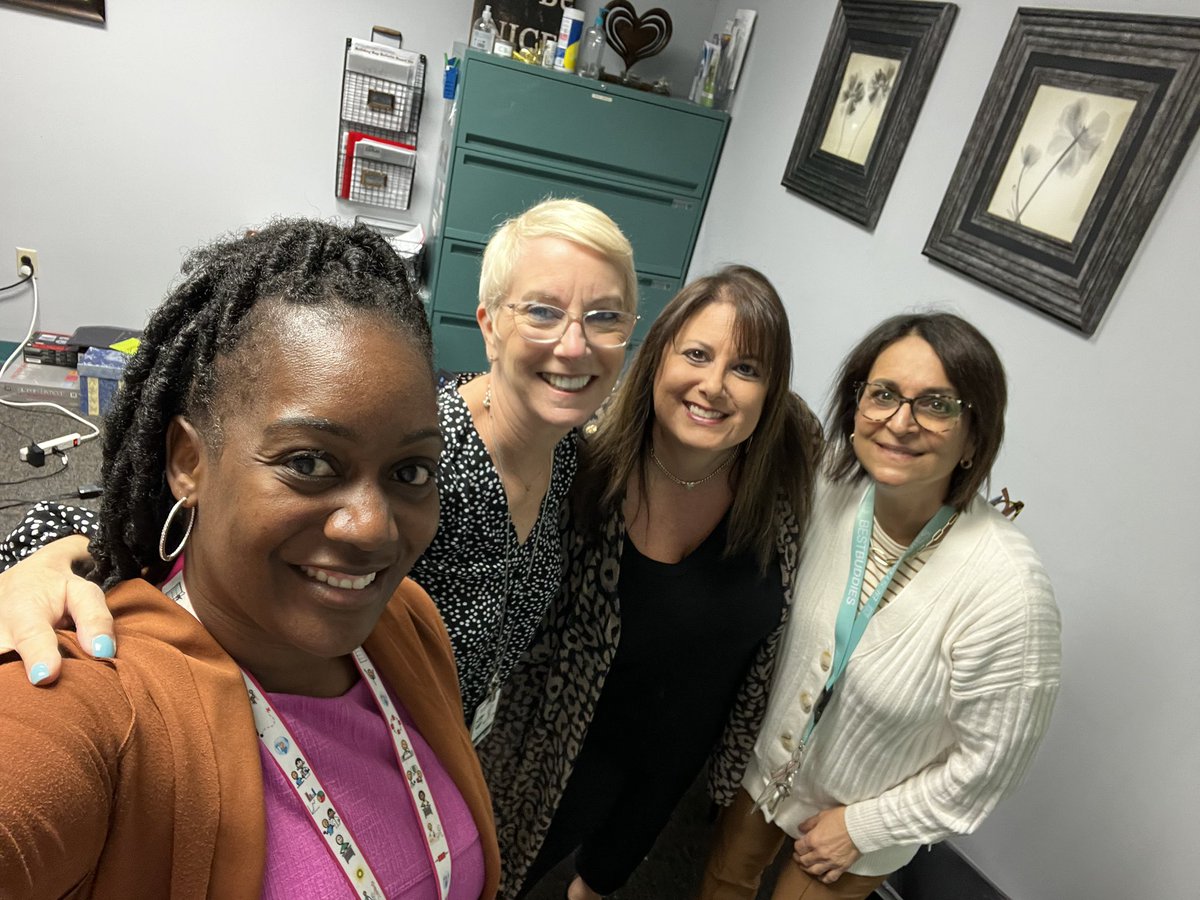 ESEbroward's tweet photo. Collaborative visit with @STrailMiddle @acostacastro10 #MiddleSchoolRocks #BehaviorCrew https://t.co/0I3c2S9N3u