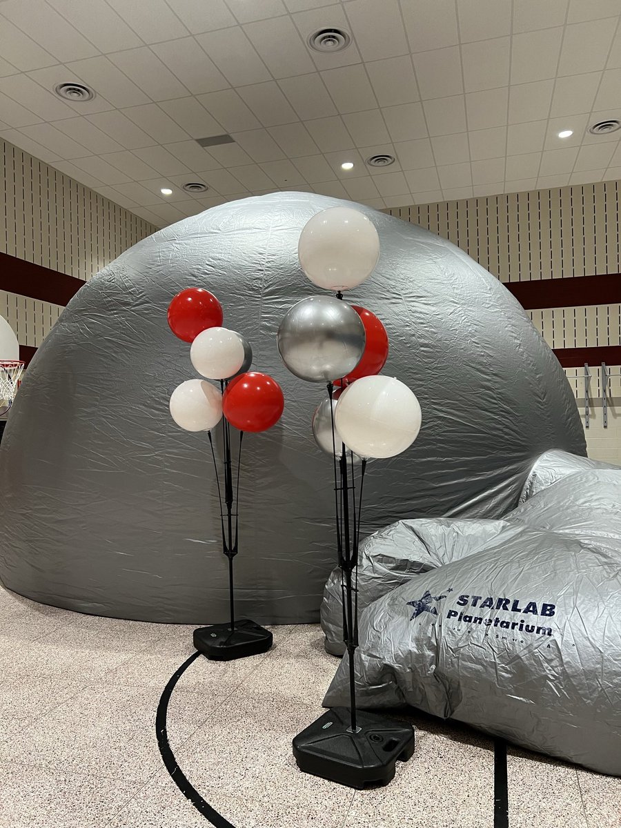 CVMonroeEagles's tweet photo. Planetarium exploration at Monroe! 1st, 3rd, and 4th grades all studied different space topics this year. So much fun! https://t.co/yKkWbvhHvy