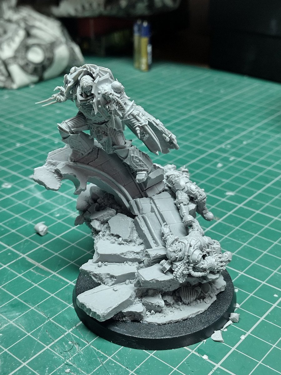 Khazrack's tweet photo. Finished Konrad Curze Primarch of the Night Lords #nightlords30k #horusheresy #Warhammer30k #ageofdarkness https://t.co/wyFpL8yBmU