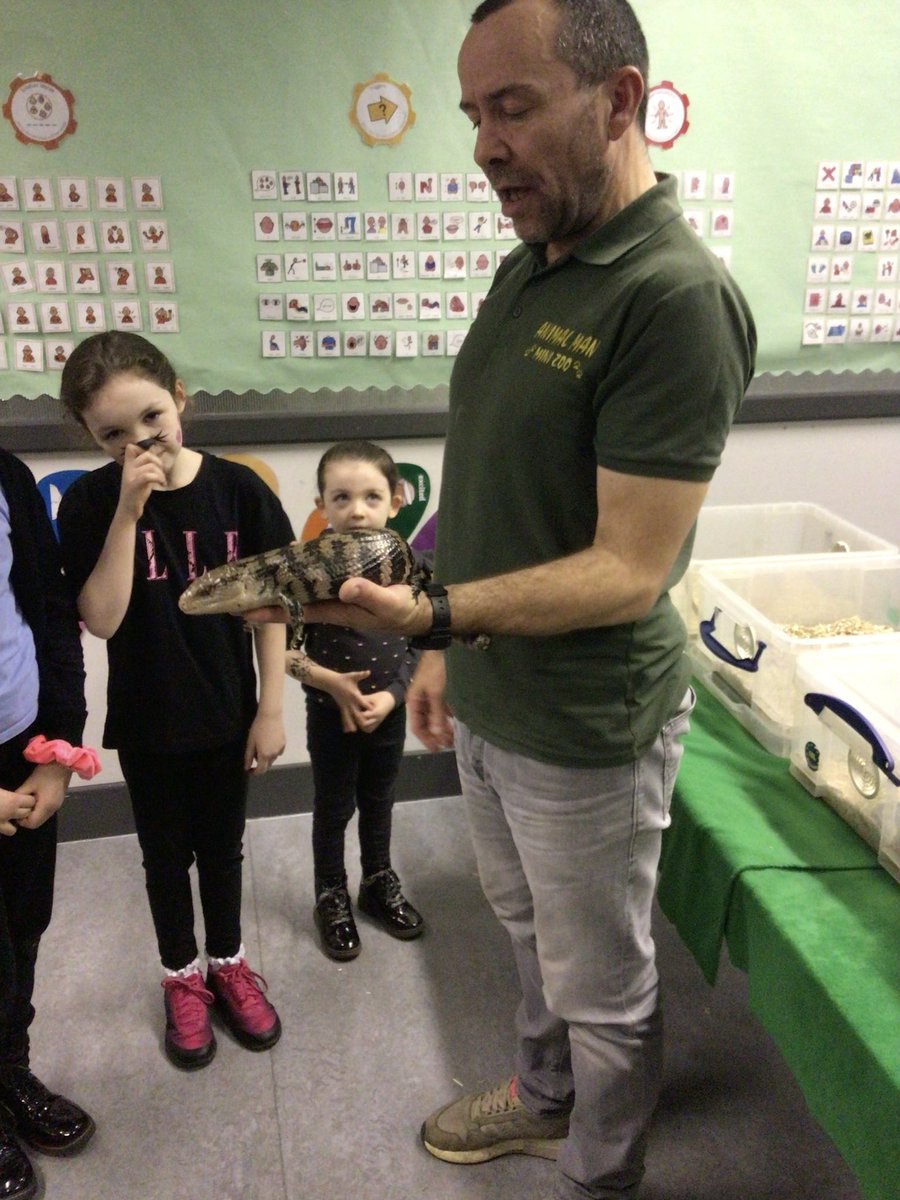 BankheadBegin1's tweet photo. Having fun with the Animal Man 🕷️🐍🐓 https://t.co/1ruO4MJGT0
