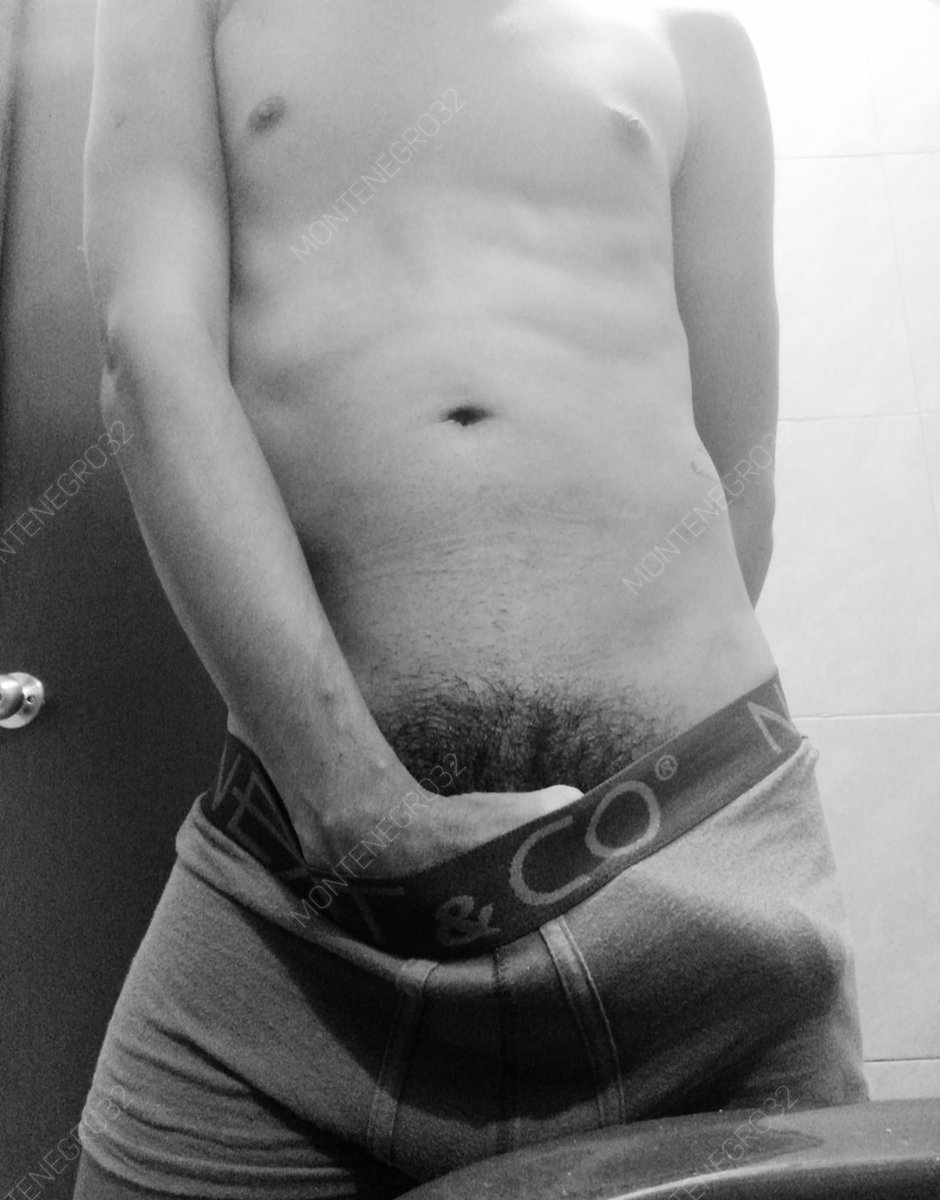 Mont3negro32's tweet photo. @Luis538078721 @EncuentroGayMty Siganme 😎😈🔥 https://t.co/Qncl7AEdIG