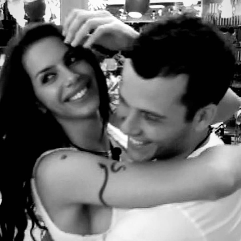 DFiorde's tweet photo. Vorrei tanto ritornare al quel momento. Mancate tanto 🥺❤️
#donnalidi#drojette#fiorde#gfvip https://t.co/94kK4pYmuB