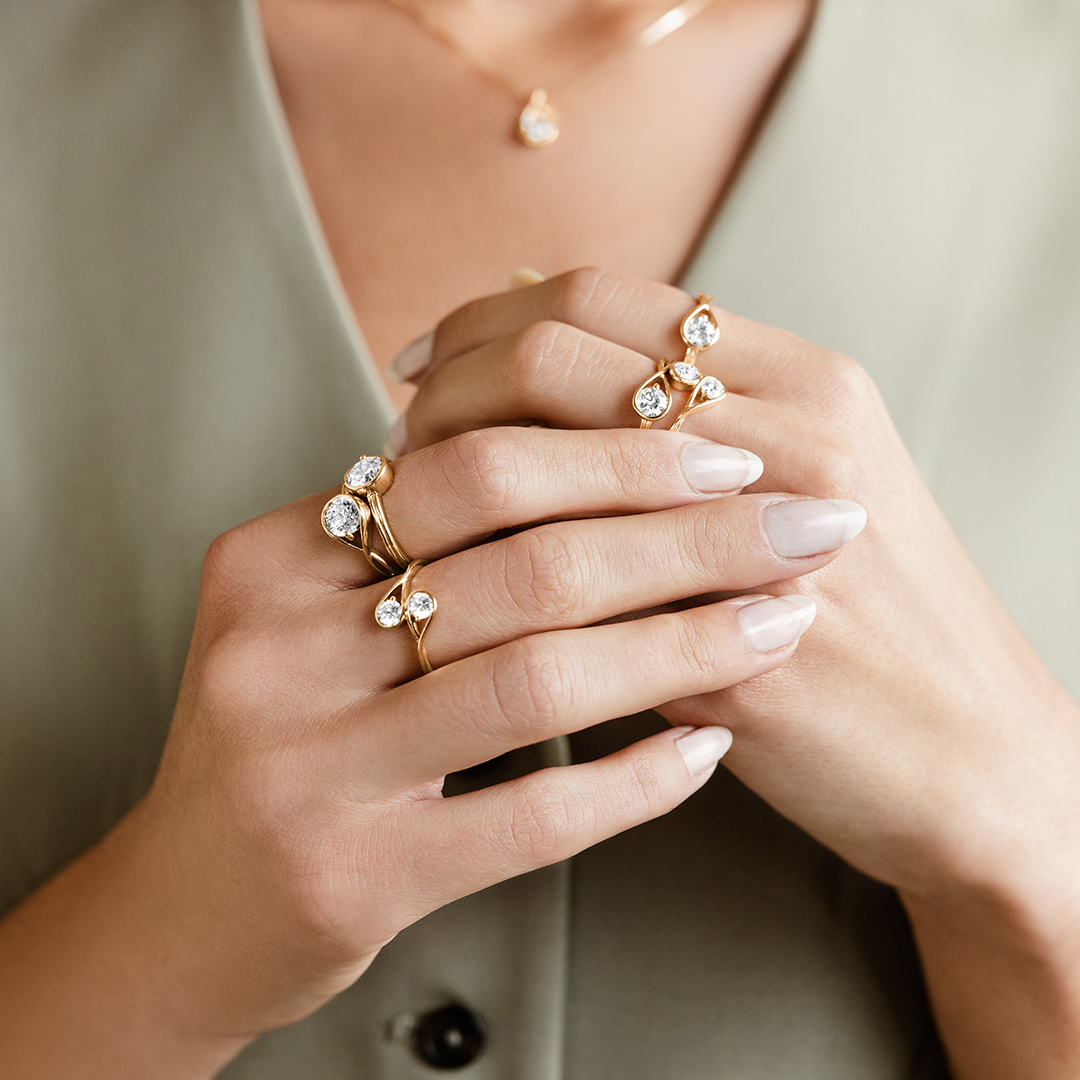 PANDORA_NA's tweet image. Happy National Jewel Day! Today, we're celebrating our lab-grown diamonds -- affordable, high quality diamonds made with 100% renewable energy and certified by the 4Cs. Dazzling jewels you'll be proud to own: to.pandora.net/US4DPs #labcreated #diamonds #jewelry