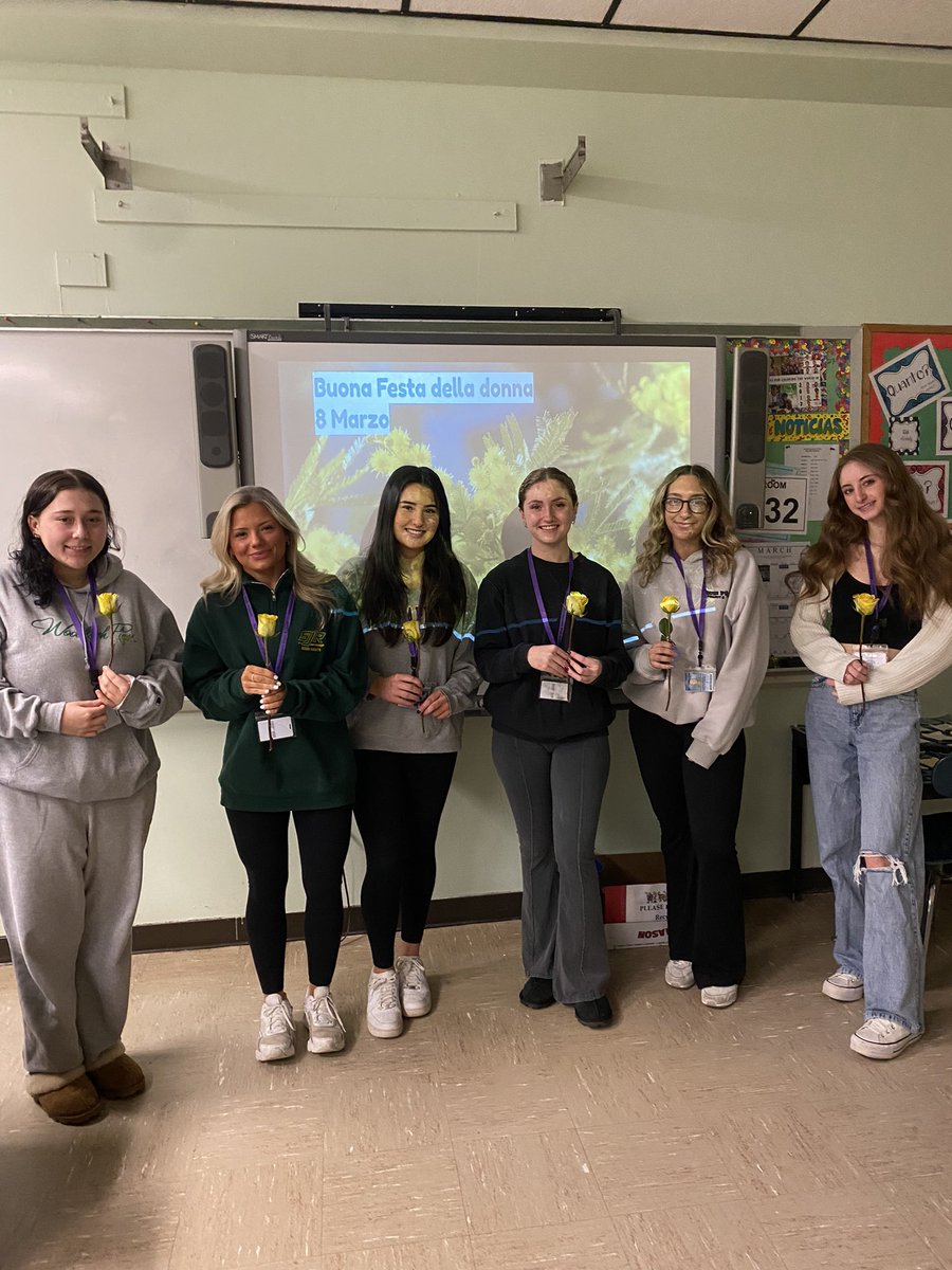 Buona Festa della Donna to this amazing group of ladies 🇮🇹🌼 #InternationalWomansDay