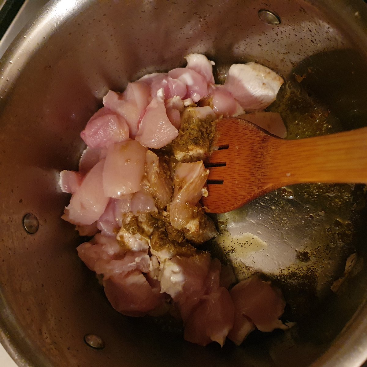 Chicken hot pot inspired by Thai green curry just now. (S) 🐔 🌶 🌶 🌶 🔥 #homecooking