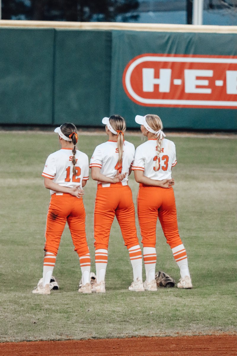 🚨 𝐒𝐎𝐋𝐃 𝐎𝐔𝐓 🚨

Tuesday's game vs. No. 10 Texas is sold out!

#EatEmUpKats