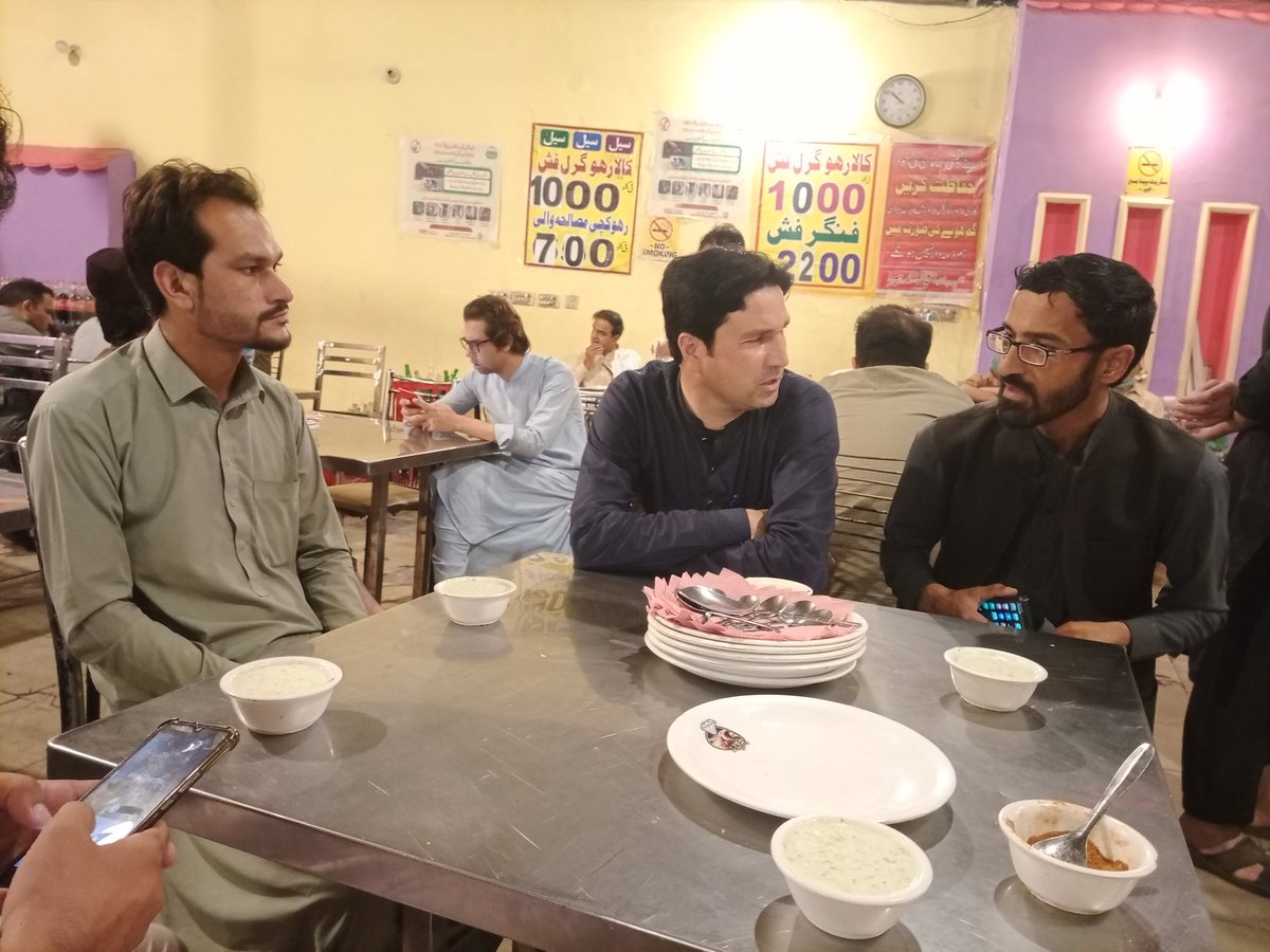 Yousafpathan77's tweet photo. #لاہور
مرکزی ترجمان پختون امن جرگہ لاہور رحمت الرحمان کی جانب سے عشائیۓکا اہتمام کیاگیا جسمیں مرکزی صدر ارشدخان بونیری ، ودیگر نے شرکت کی۔۔۔
محبتوں کا شکریہ
#Bunertv #Yousafpathan https://t.co/ndUtbdkadu