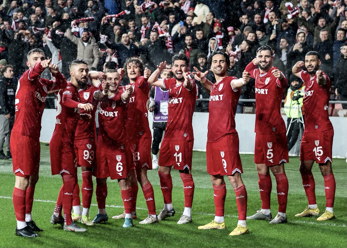 Karşılaştığımız her engel, ne kadar kararlı olduğumuzu daha net gösteriyor.

Birlikte yola çıktık, birlikte yürüyoruz ve en sonunda birlikte başaracağız... #samsunspor #lider #BizeSampiyonlukYakısır