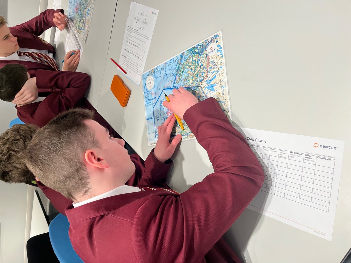 TaylorHS1982's tweet photo. S3 Physicists attended the Newton Flight Academy at the Glasgow Science Centre where they created a flight plan using their Physics knowledge and skills. They then had the chance to experience the challenge of flying a plane in state-of-the-art flight simulators. π©π»ββοΈπ¨π»ββοΈ#THSScience https://t.co/I8ZKMHIn1z