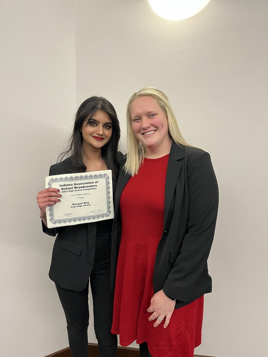 Lauren Tauer tweet media