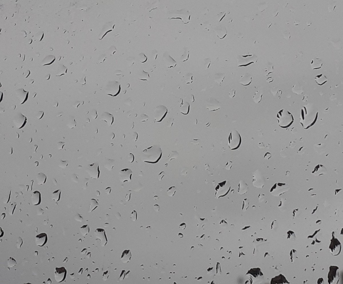 indoorhaiku's tweet photo. Raindrops on window
Each a lake or reservoir
If I was minute
#haiku
#poem
#amwriting
#creativityforwellbeing
#ecotherapy
#mentalhealth
#spoonie https://t.co/qqPQPCutlr