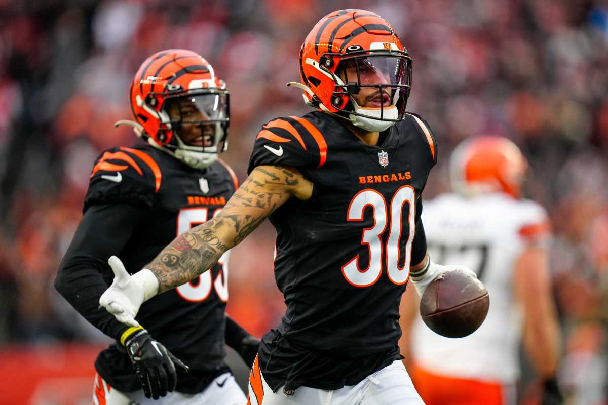 NFL_DovKleiman's tweet photo. 𝗕𝗥𝗘𝗔𝗞𝗜𝗡𝗚: #Falcons sign former #Bengals Safety Jessie Bates, per @RapSheet https://t.co/QQ34Tw1ja9